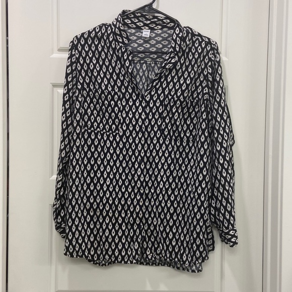 Old Navy Tops - Button Down blouse